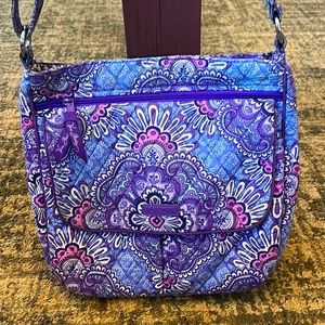 Vera Bradley adjustable strap purse.
